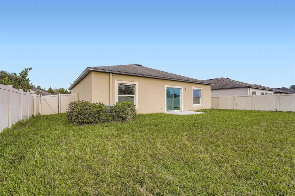 Activo con contrato: $289,900 (3 camas, 2 baños, 1508 Pies cuadrados)