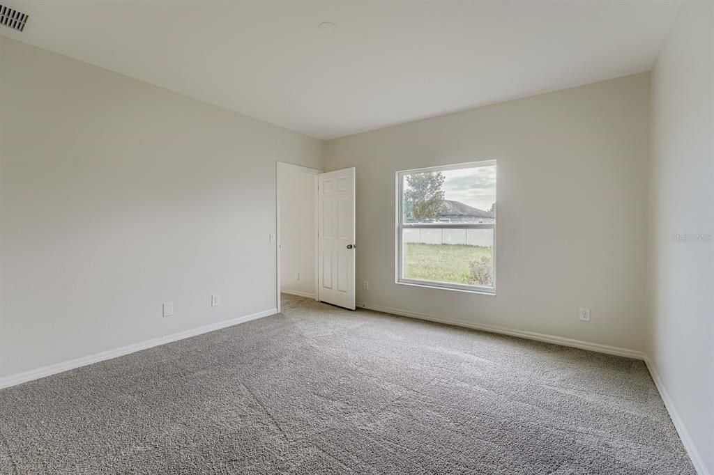 Activo con contrato: $289,900 (3 camas, 2 baños, 1508 Pies cuadrados)