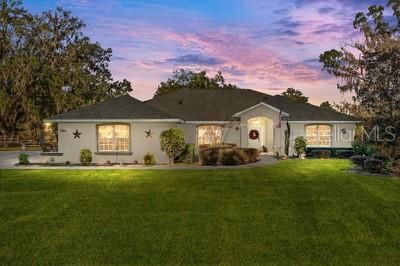 Recently Sold: $465,000 (4 beds, 2 baths, 2526 Square Feet)