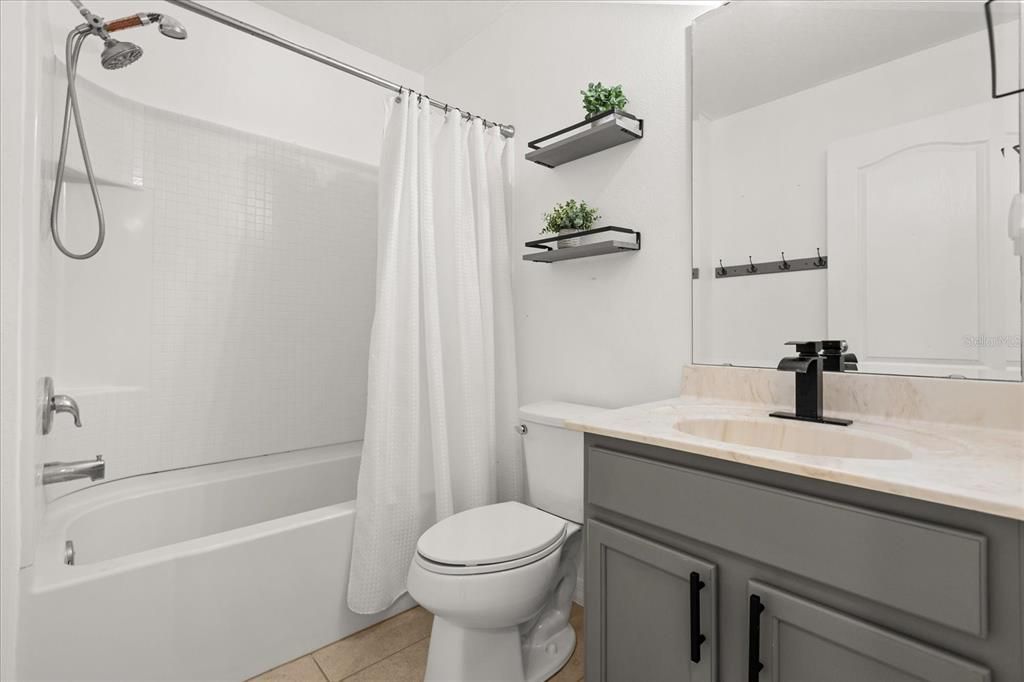 En Venta: $374,900 (4 camas, 2 baños, 2344 Pies cuadrados)