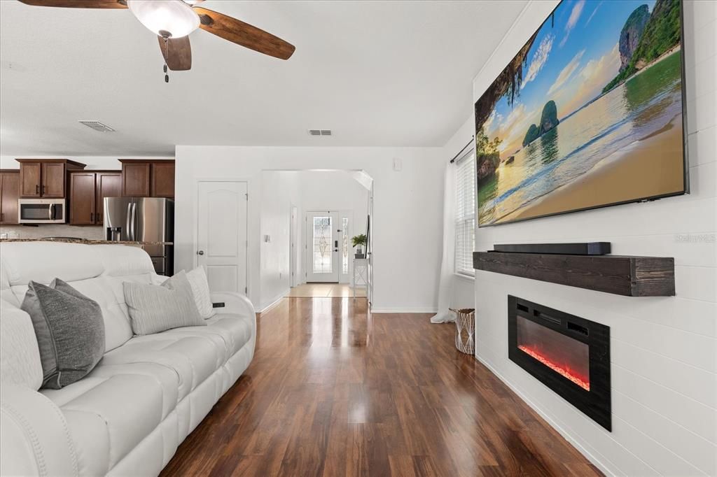 En Venta: $374,900 (4 camas, 2 baños, 2344 Pies cuadrados)