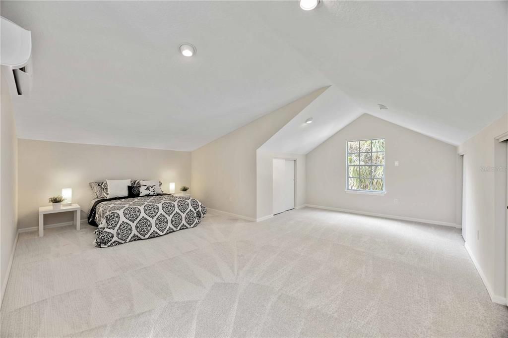 Active With Contract: $1,595,000 (4 beds, 4 baths, 4741 Square Feet)