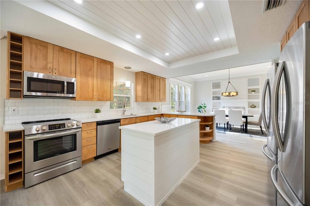 Active With Contract: $1,595,000 (4 beds, 4 baths, 4741 Square Feet)