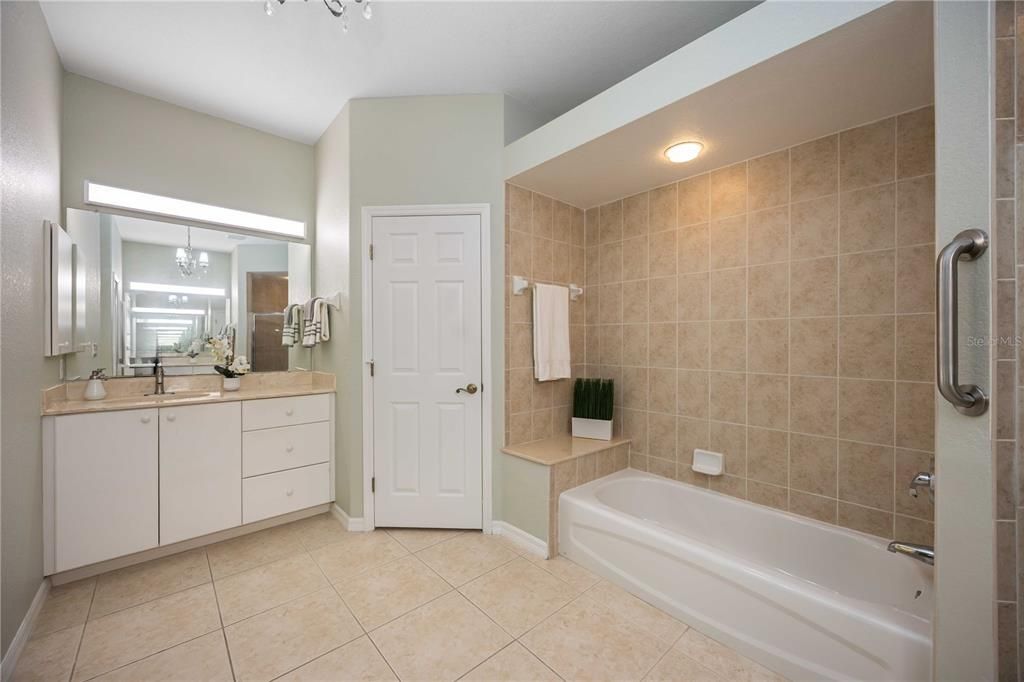 На продажу: $585,000 (3 спален, 2 ванн, 2785 Квадратных фут)