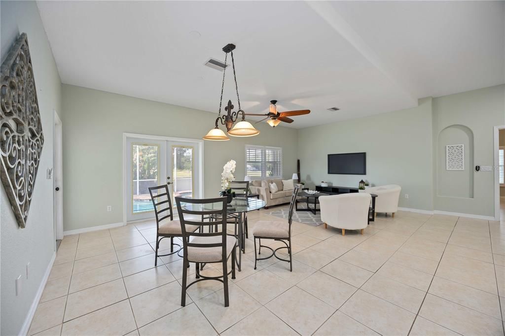 На продажу: $585,000 (3 спален, 2 ванн, 2785 Квадратных фут)