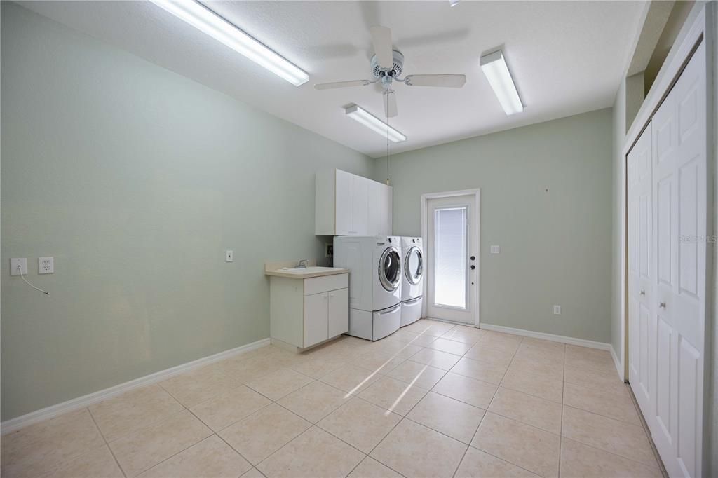 На продажу: $585,000 (3 спален, 2 ванн, 2785 Квадратных фут)