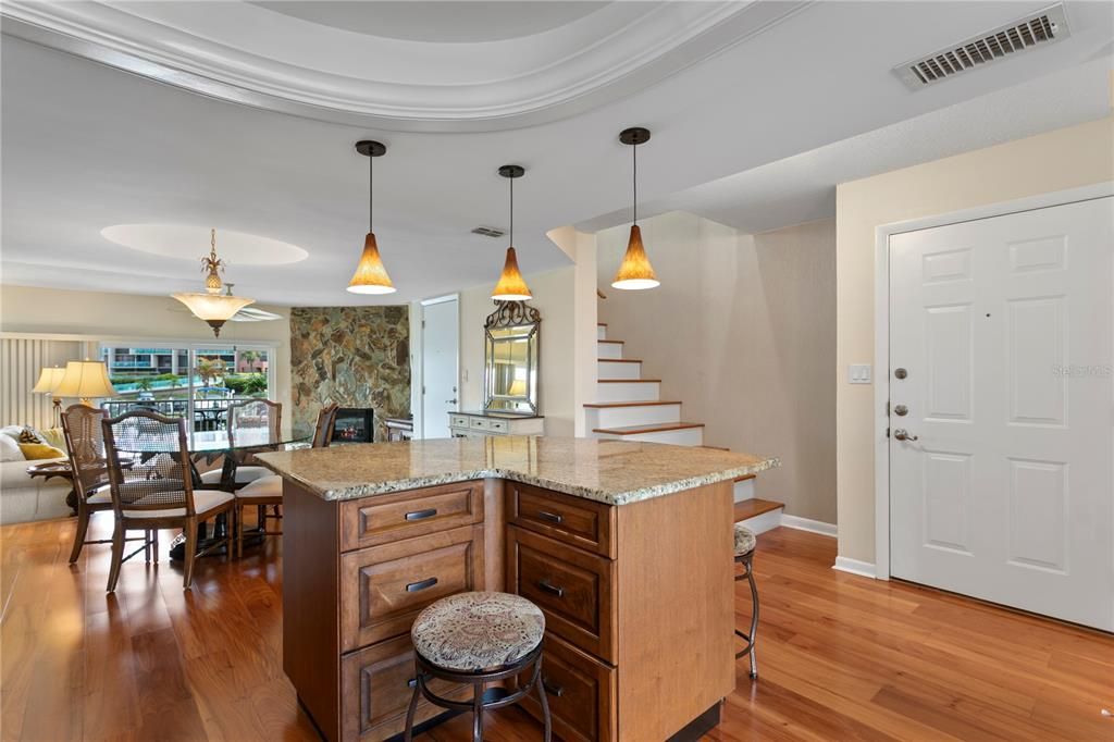 待售: $750,000 (2 贝兹, 2 浴室, 1260 平方英尺)