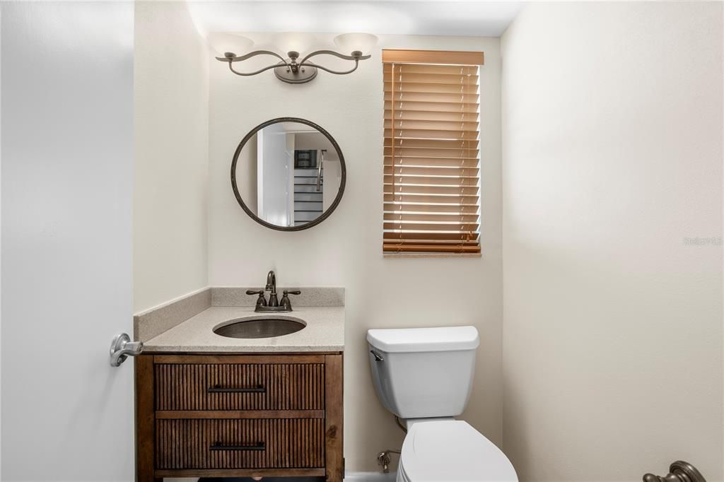 待售: $750,000 (2 贝兹, 2 浴室, 1260 平方英尺)