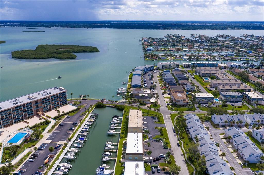 待售: $750,000 (2 贝兹, 2 浴室, 1260 平方英尺)