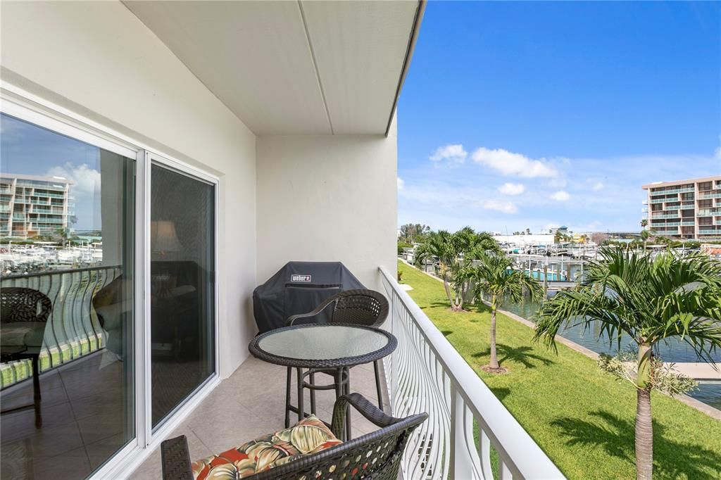 待售: $750,000 (2 贝兹, 2 浴室, 1260 平方英尺)