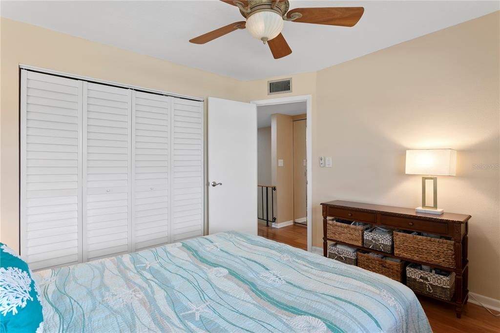 待售: $750,000 (2 贝兹, 2 浴室, 1260 平方英尺)