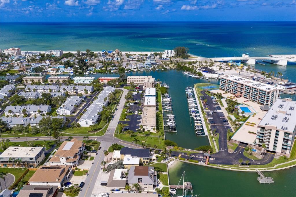 待售: $750,000 (2 贝兹, 2 浴室, 1260 平方英尺)