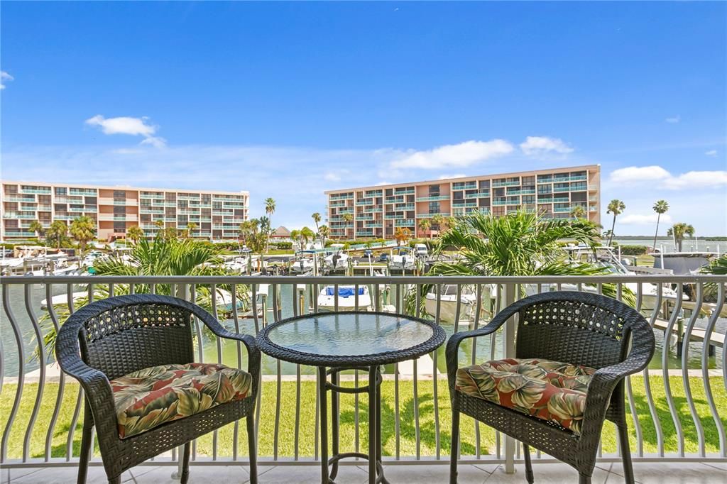 待售: $750,000 (2 贝兹, 2 浴室, 1260 平方英尺)