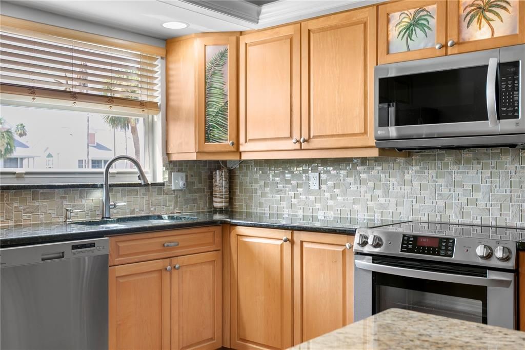 待售: $750,000 (2 贝兹, 2 浴室, 1260 平方英尺)