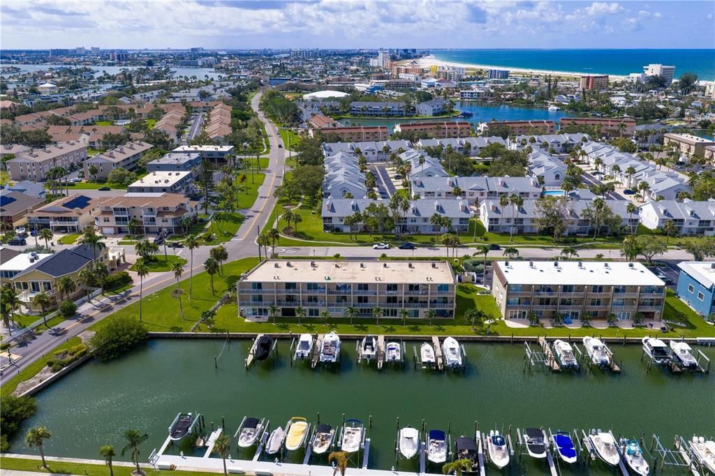 待售: $750,000 (2 贝兹, 2 浴室, 1260 平方英尺)