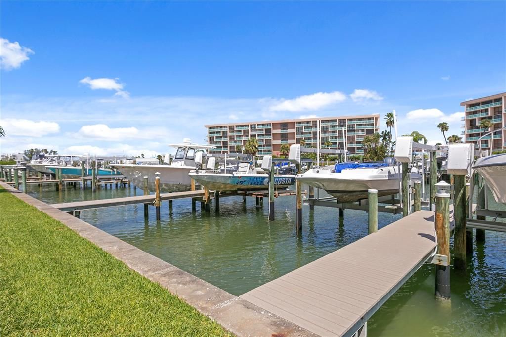 待售: $750,000 (2 贝兹, 2 浴室, 1260 平方英尺)