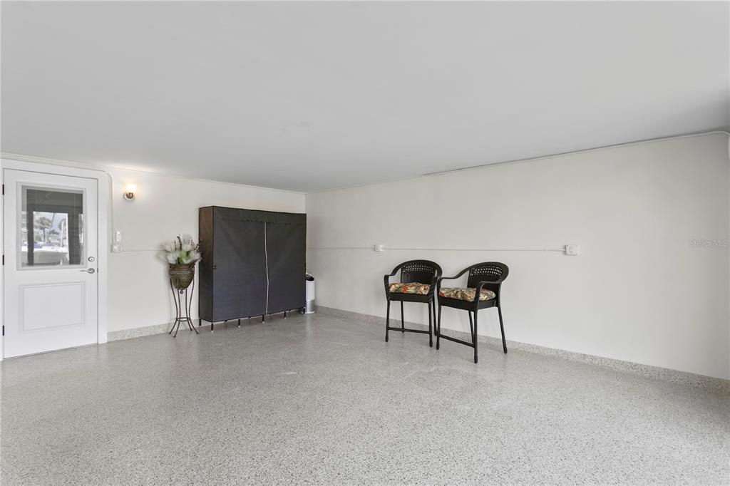 待售: $750,000 (2 贝兹, 2 浴室, 1260 平方英尺)