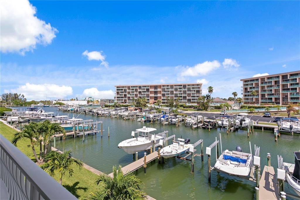 待售: $750,000 (2 贝兹, 2 浴室, 1260 平方英尺)