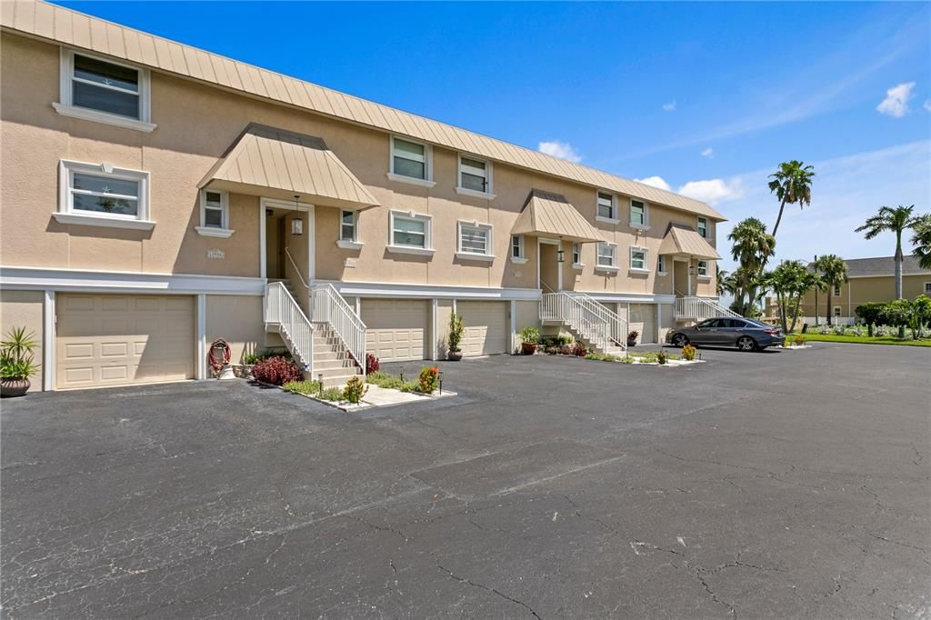 待售: $750,000 (2 贝兹, 2 浴室, 1260 平方英尺)