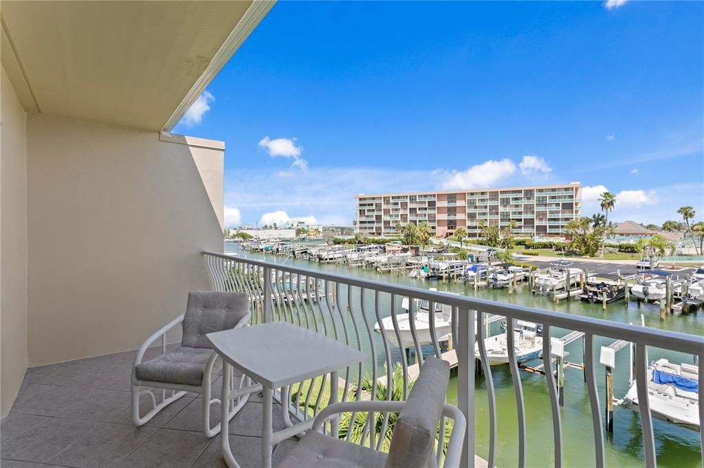 待售: $750,000 (2 贝兹, 2 浴室, 1260 平方英尺)