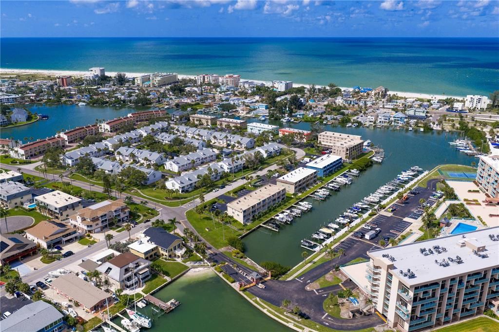 待售: $750,000 (2 贝兹, 2 浴室, 1260 平方英尺)