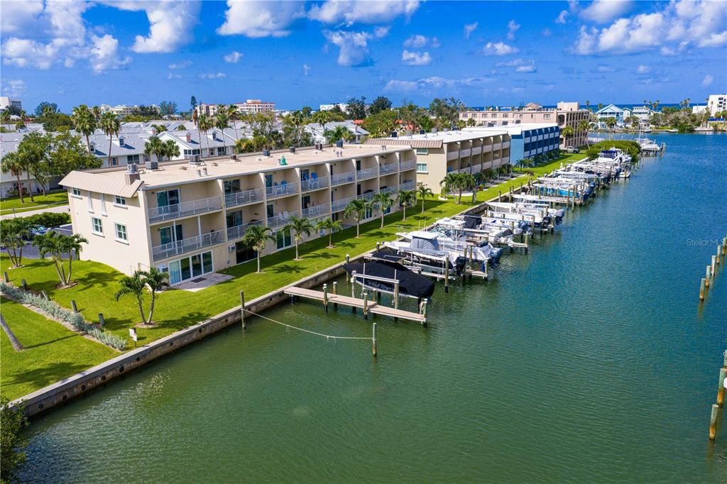 待售: $750,000 (2 贝兹, 2 浴室, 1260 平方英尺)