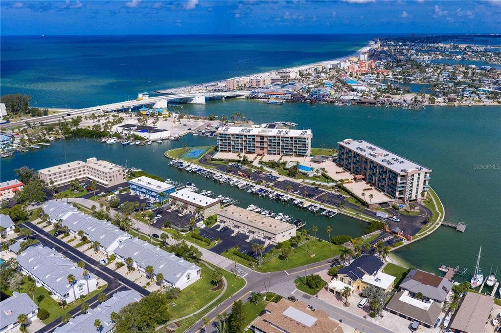 待售: $750,000 (2 贝兹, 2 浴室, 1260 平方英尺)