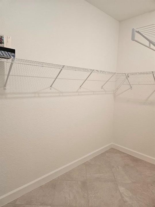 For Rent: $1,995 (4 beds, 2 baths, 2032 Square Feet)