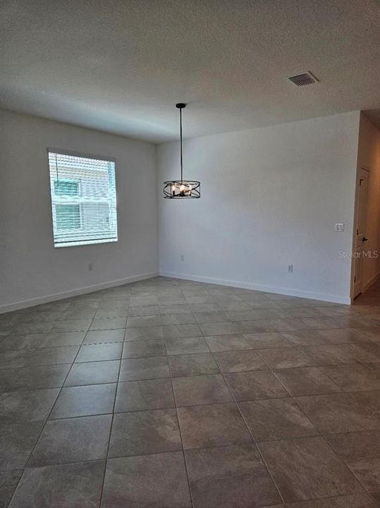 For Rent: $1,995 (4 beds, 2 baths, 2032 Square Feet)