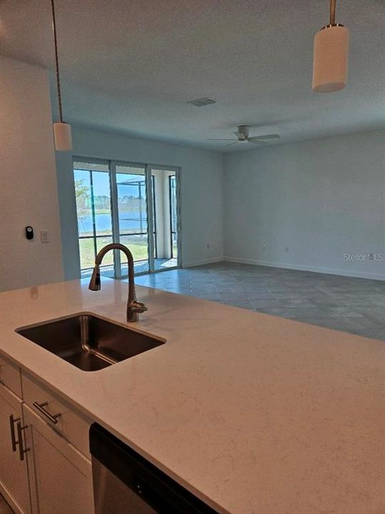 For Rent: $1,995 (4 beds, 2 baths, 2032 Square Feet)