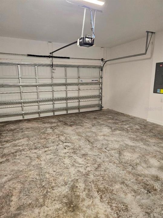 For Rent: $1,995 (4 beds, 2 baths, 2032 Square Feet)