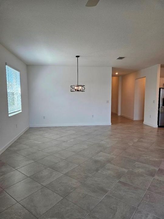 For Rent: $1,995 (4 beds, 2 baths, 2032 Square Feet)