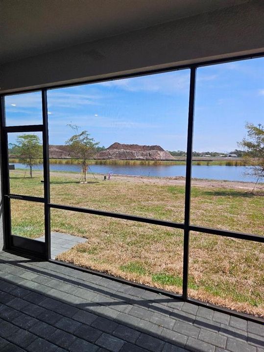 For Rent: $1,995 (4 beds, 2 baths, 2032 Square Feet)