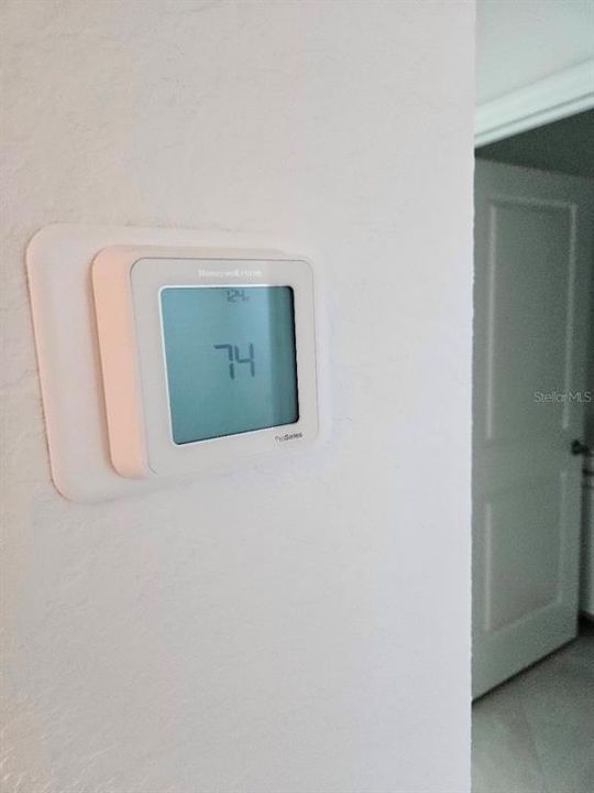 For Rent: $1,995 (4 beds, 2 baths, 2032 Square Feet)