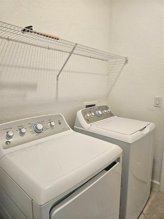 For Rent: $1,995 (4 beds, 2 baths, 2032 Square Feet)