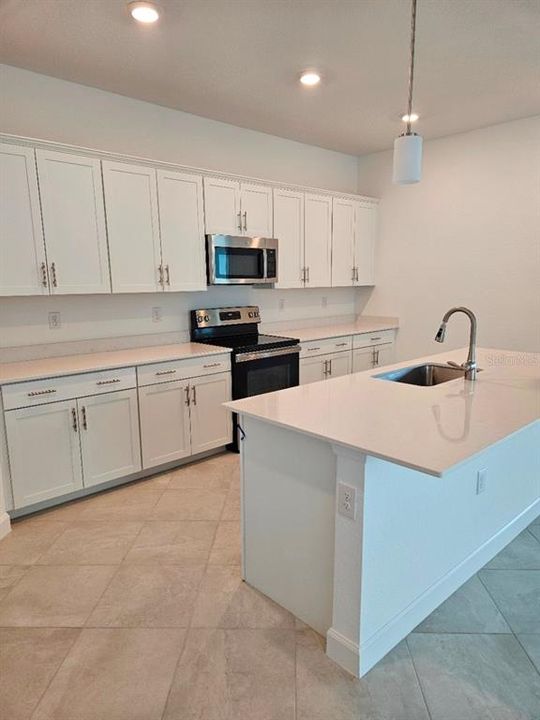 For Rent: $1,995 (4 beds, 2 baths, 2032 Square Feet)