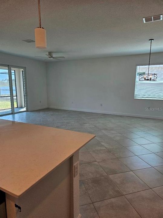 For Rent: $1,995 (4 beds, 2 baths, 2032 Square Feet)
