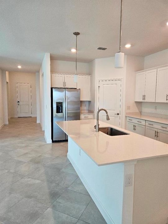 For Rent: $1,995 (4 beds, 2 baths, 2032 Square Feet)