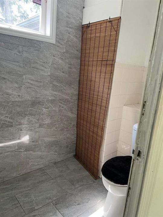 На продажу: $268,950 (5 спален, 2 ванн, 2200 Квадратных фут)