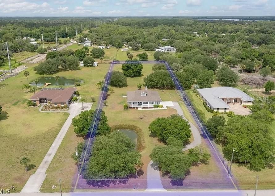 Recently Sold: $470,000 (3 beds, 2 baths, 1837 Square Feet)