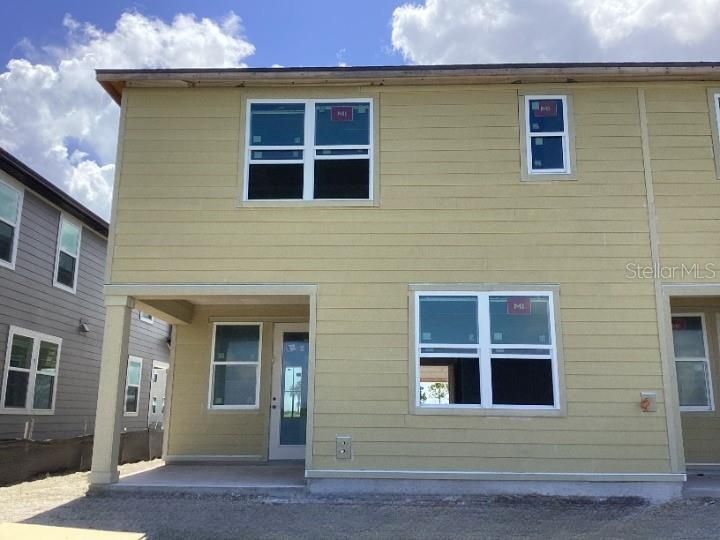 Activo con contrato: $455,349 (4 camas, 2 baños, 1901 Pies cuadrados)