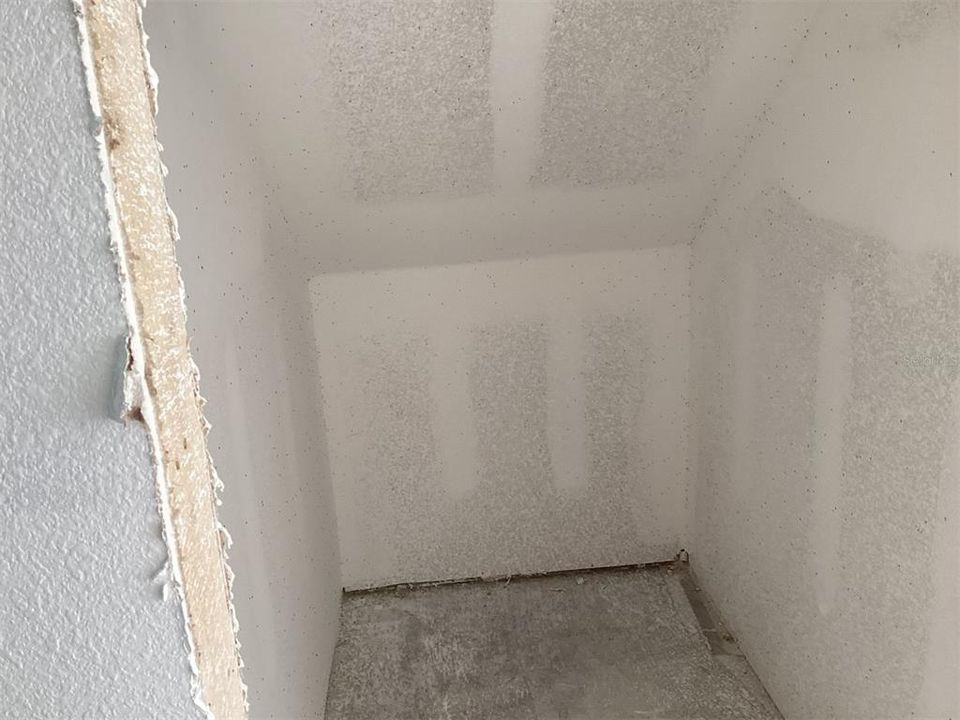 Activo con contrato: $455,349 (4 camas, 2 baños, 1901 Pies cuadrados)