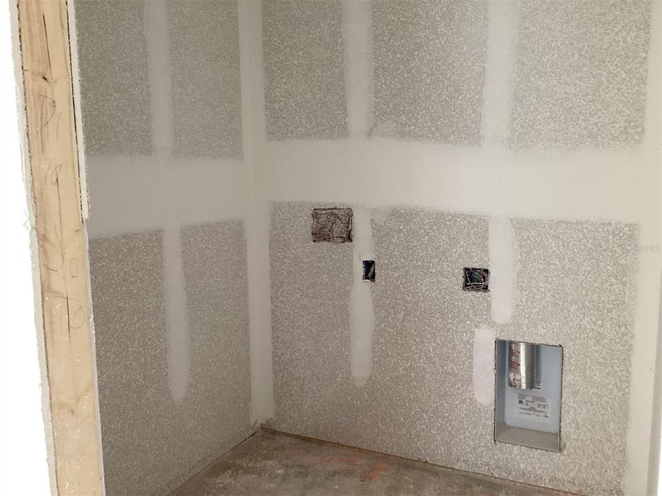 Activo con contrato: $455,349 (4 camas, 2 baños, 1901 Pies cuadrados)