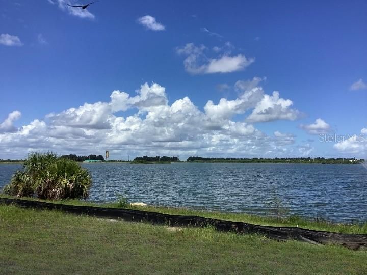 Activo con contrato: $455,349 (4 camas, 2 baños, 1901 Pies cuadrados)