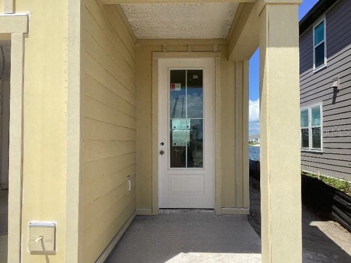 Activo con contrato: $455,349 (4 camas, 2 baños, 1901 Pies cuadrados)