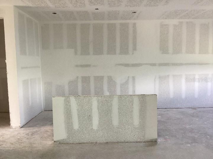 Activo con contrato: $455,349 (4 camas, 2 baños, 1901 Pies cuadrados)