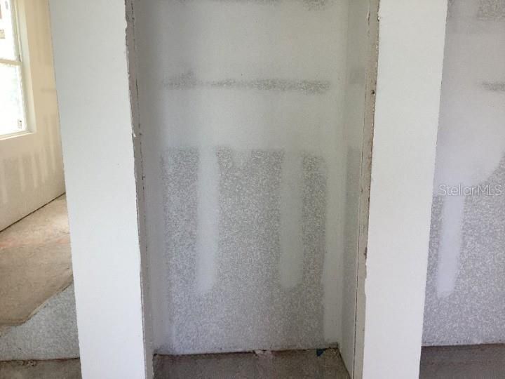 Activo con contrato: $455,349 (4 camas, 2 baños, 1901 Pies cuadrados)