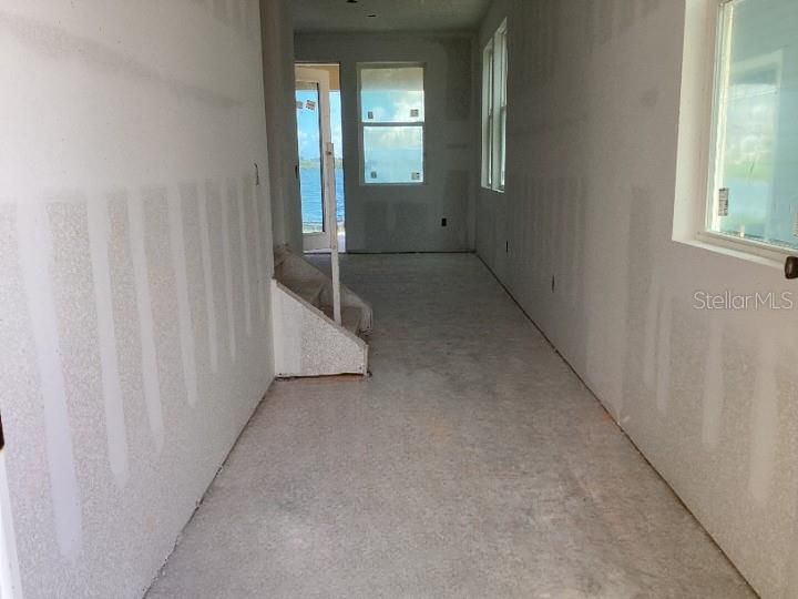 Activo con contrato: $455,349 (4 camas, 2 baños, 1901 Pies cuadrados)