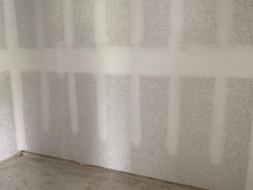 Activo con contrato: $455,349 (4 camas, 2 baños, 1901 Pies cuadrados)