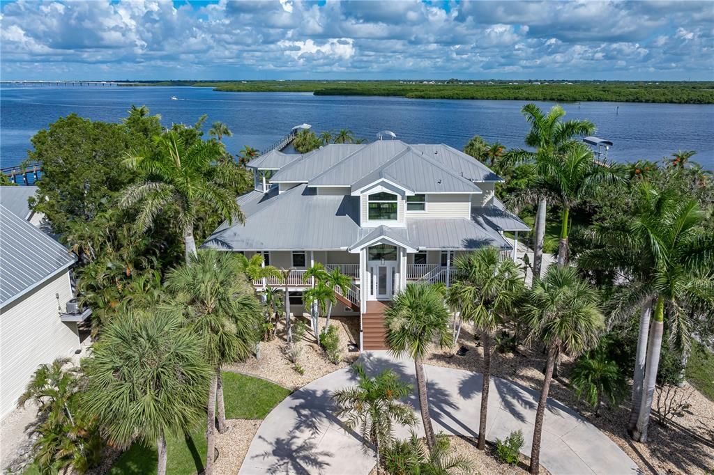 Recently Sold: $1,590,000 (5 beds, 3 baths, 3676 Square Feet)